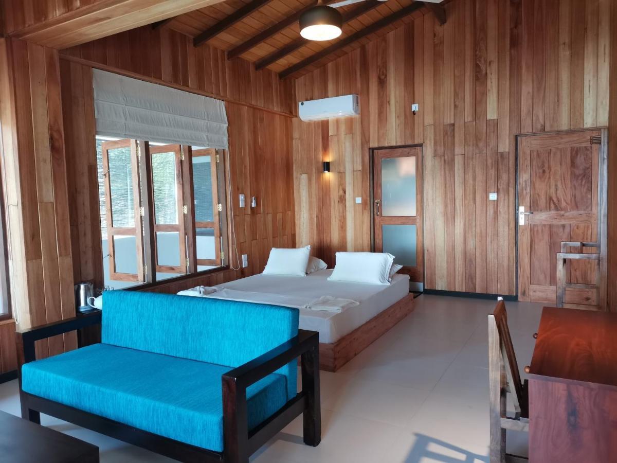 Mountain Wave Hotel And Surfshop Хіккадува Екстер'єр фото