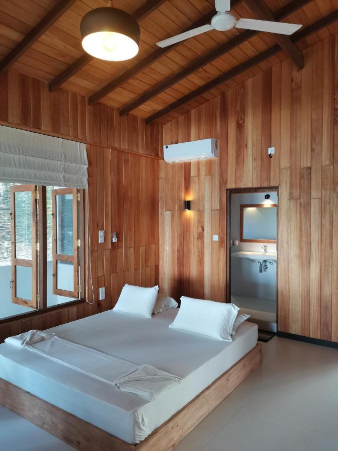 Mountain Wave Hotel And Surfshop Хіккадува Екстер'єр фото
