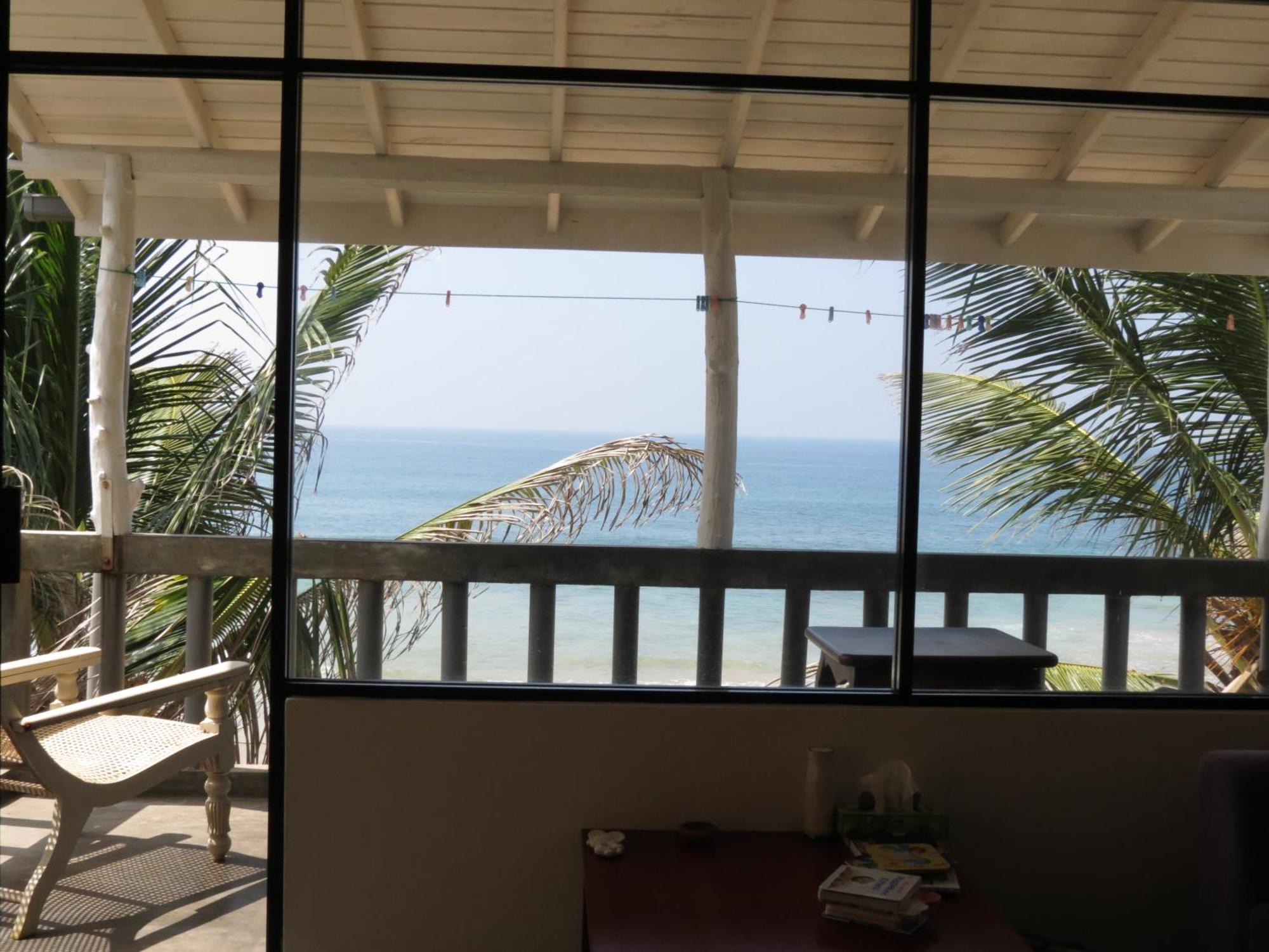 Mountain Wave Hotel And Surfshop Хіккадува Номер фото